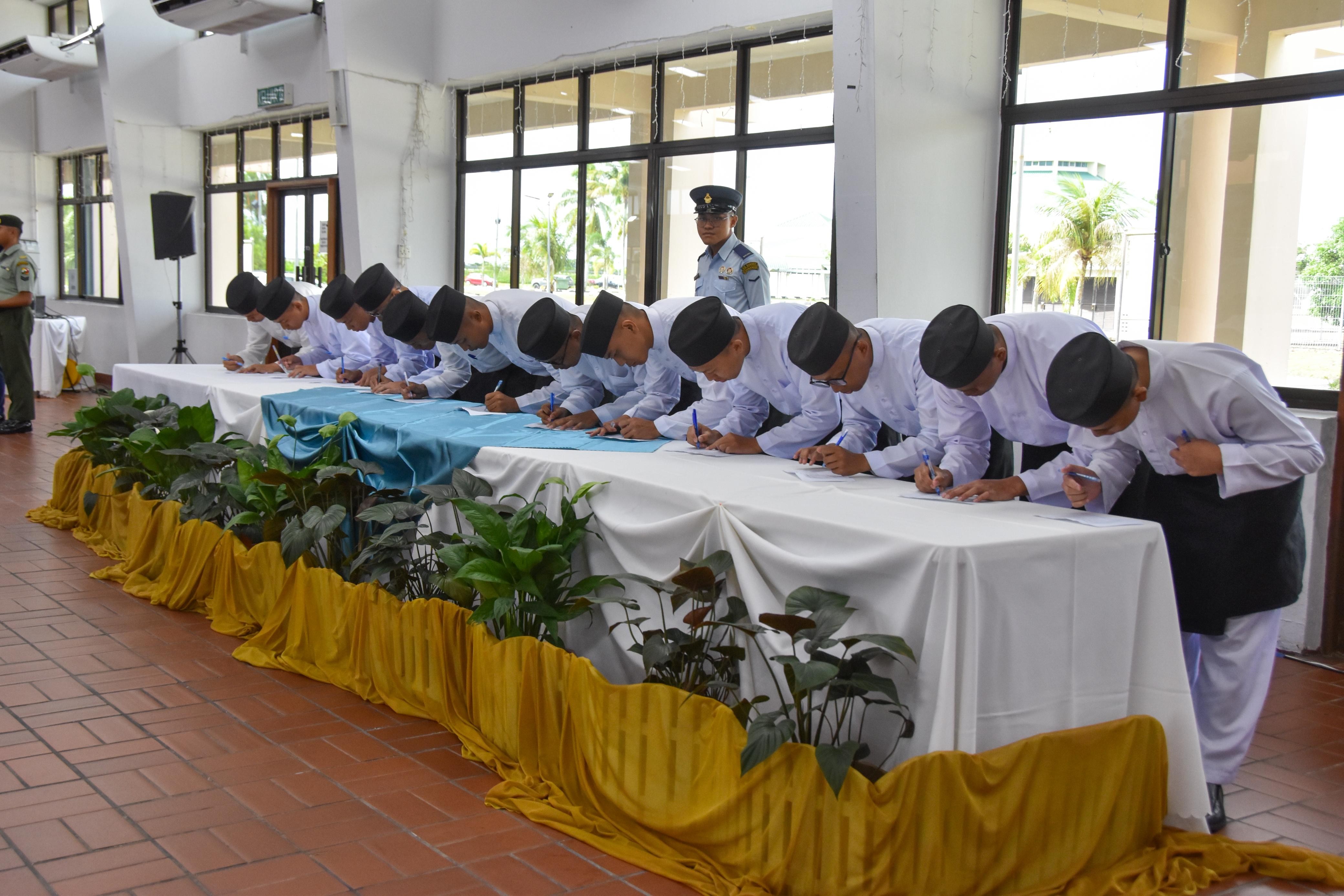 (BAF) 122 bagi Rekrut Lelaki Pengambilan ke-178 dan Rekrut Wanita Pengambilan ke-60 03.jpg