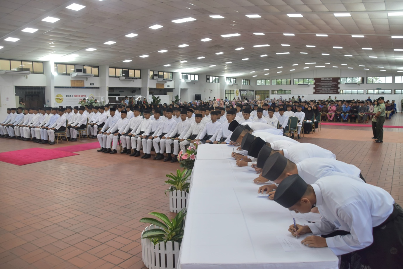 BAF 122 SIGNING CEREMONY FOR MALE RECRUITS INTAKE 175 AND FEMALE RECRUITS INTAKE 59 6.png