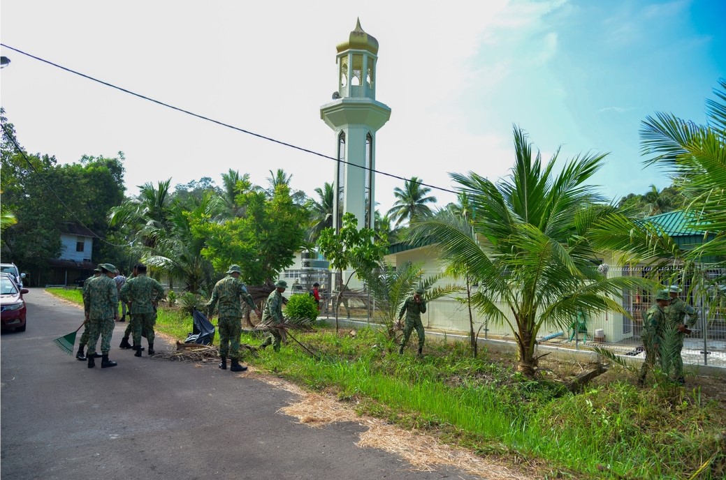 IL ABDB mengadakan kempen kebersihan di Masjid Daerah Temburong 2.jpg