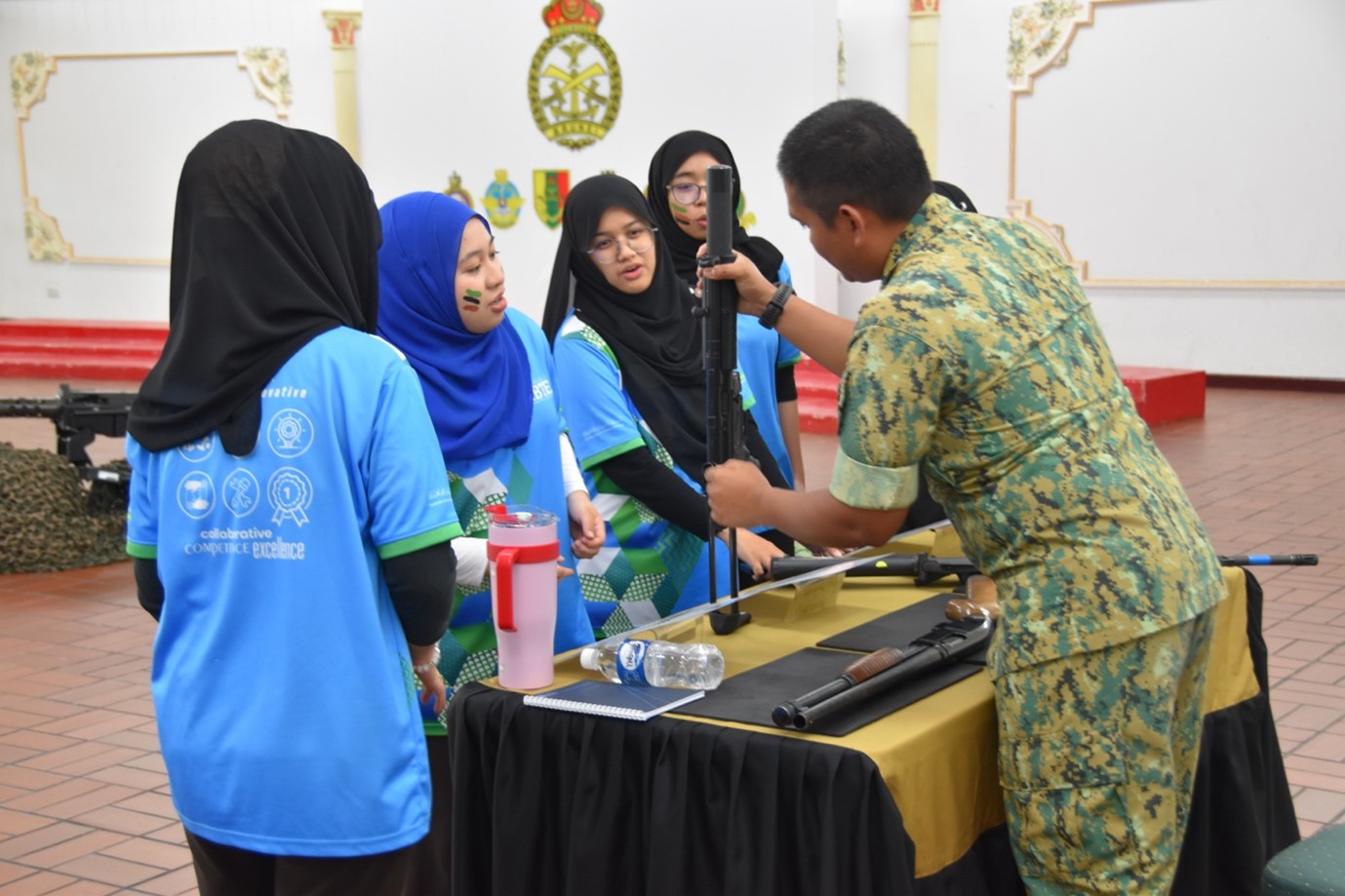 Lawatan sambil belajar Kelab Perpustakaan IBTE Nakhoda Ragam ke IL ABDB 3.jpg