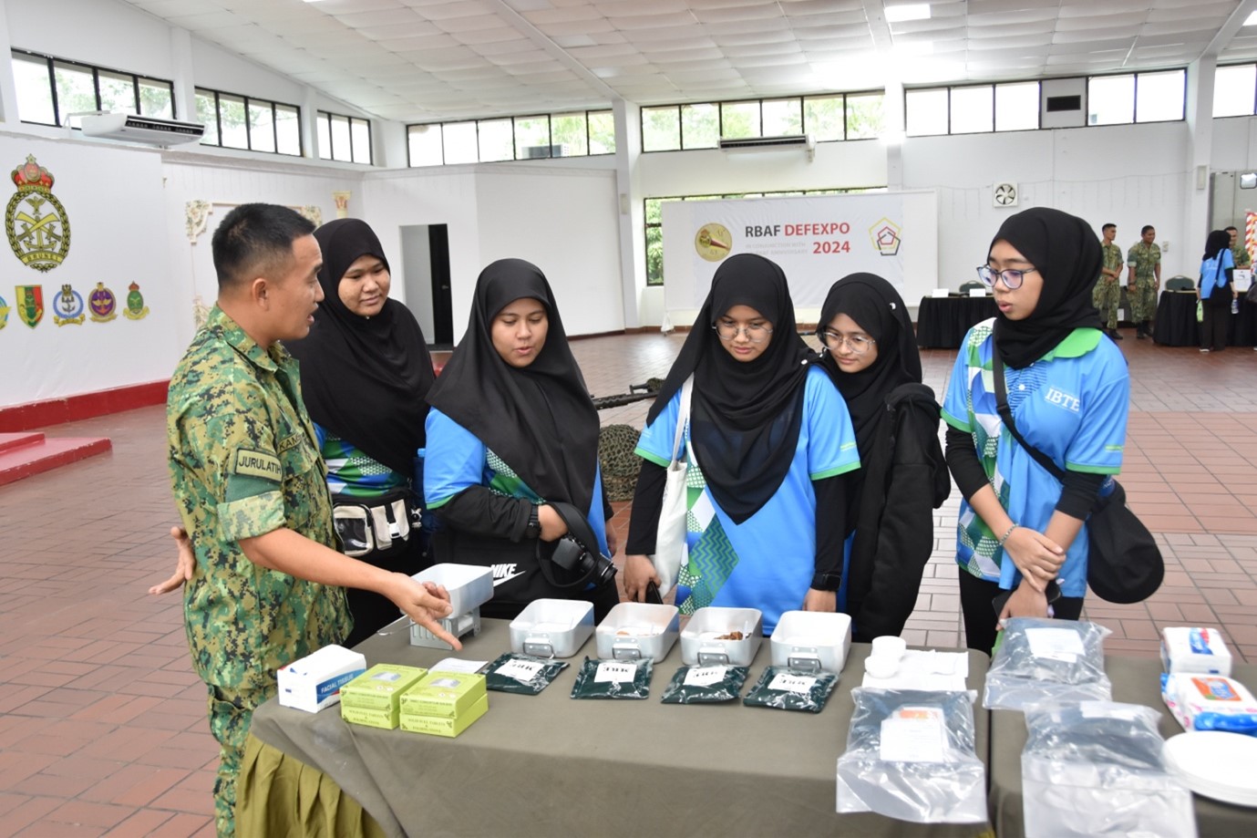 Lawatan sambil belajar Kelab Perpustakaan IBTE Nakhoda Ragam ke IL ABDB 7.jpg