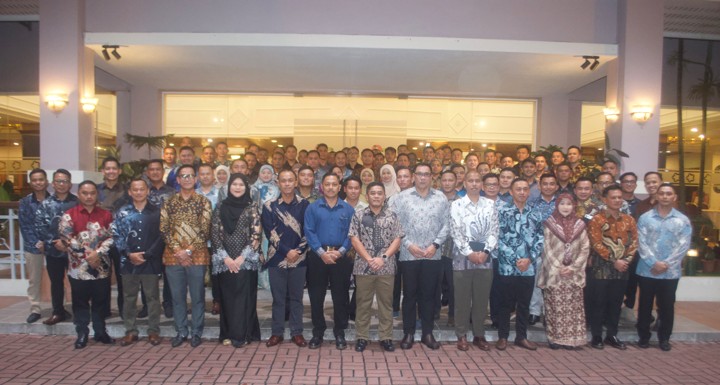 Majlis Makan Malam Penghargaan bagi Mantan Sarjan Mejar Rejimen 01.jpg