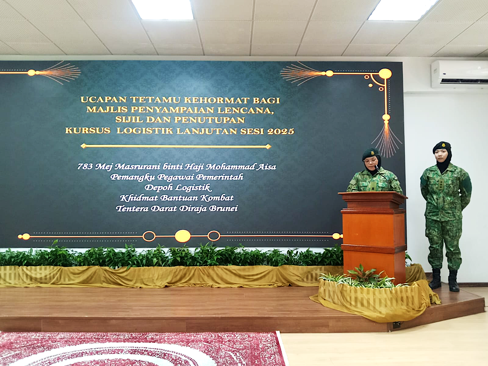 Majlis Penyampaian Lencana, Sijil dan Penutupan Kursus Logistik Lanjutan Sesi 2025 02.png