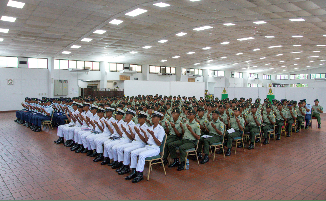 PERJUMAPAAN YM PMK KOMANDAN IL ABDB BERSAMA REKRUT LELAKI PENGAMBILAN 177 03.png