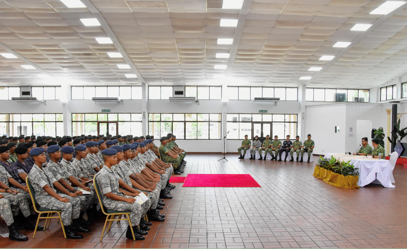 PERJUMPAAN YM PEMERINTAH ABDB BERSAMA REKRUT 177 02.png