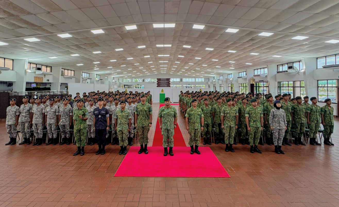 PERJUMPAAN YM PEMERINTAH ABDB BERSAMA REKRUT 177 04.png