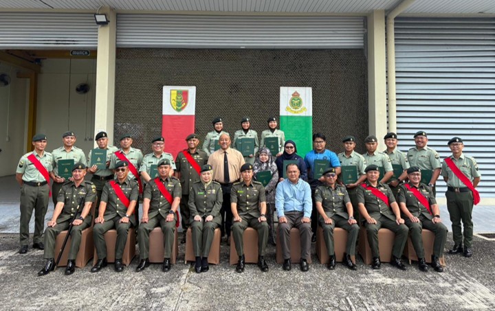 Penyampaian Sijil dan Penutupan Kursus Teknisyen Persenjataan dan Instrumen Lanjutan Sesi 2025 01.jpg