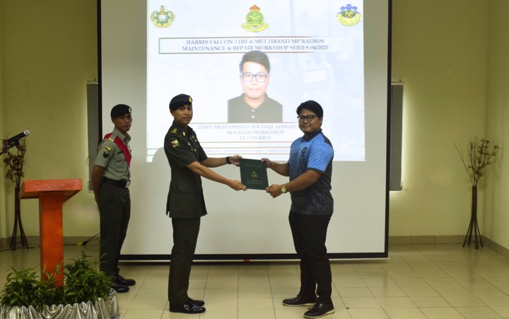 Penyampaian Sijil dan Penutupan Kursus Teknisyen Persenjataan dan Instrumen Lanjutan Sesi 2025 04.jpg