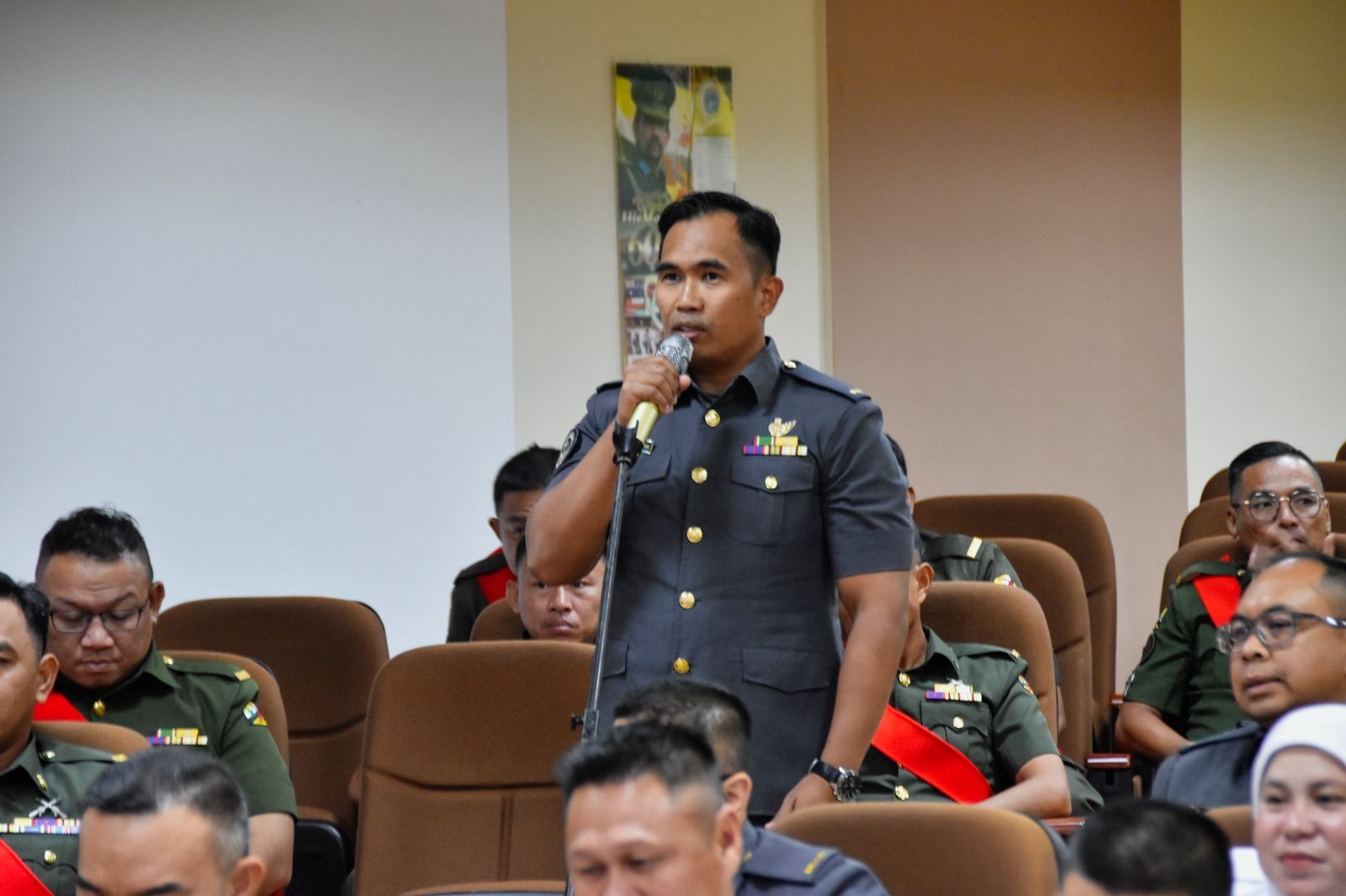 Sesi Muzakarah Komandan bersama Para Pemimpin Kursus Kepimpinan Dan Pengurusan Pegawai Waran Siri 2 2025 04.jpg