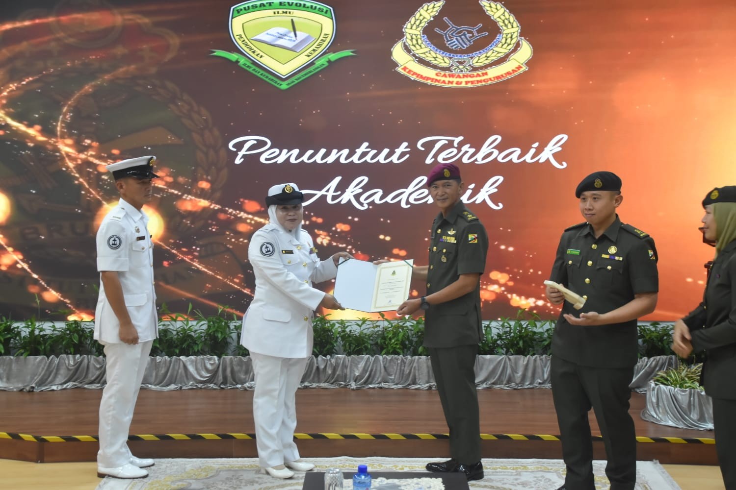 THE CERTIFICATE PRESENTATION AND CLOSING CEREMONY OF THE WARRANT OFFICERS LEADERSHIP AND MANAGEMENT COURSE SERIAL 2 2025 03.jpg