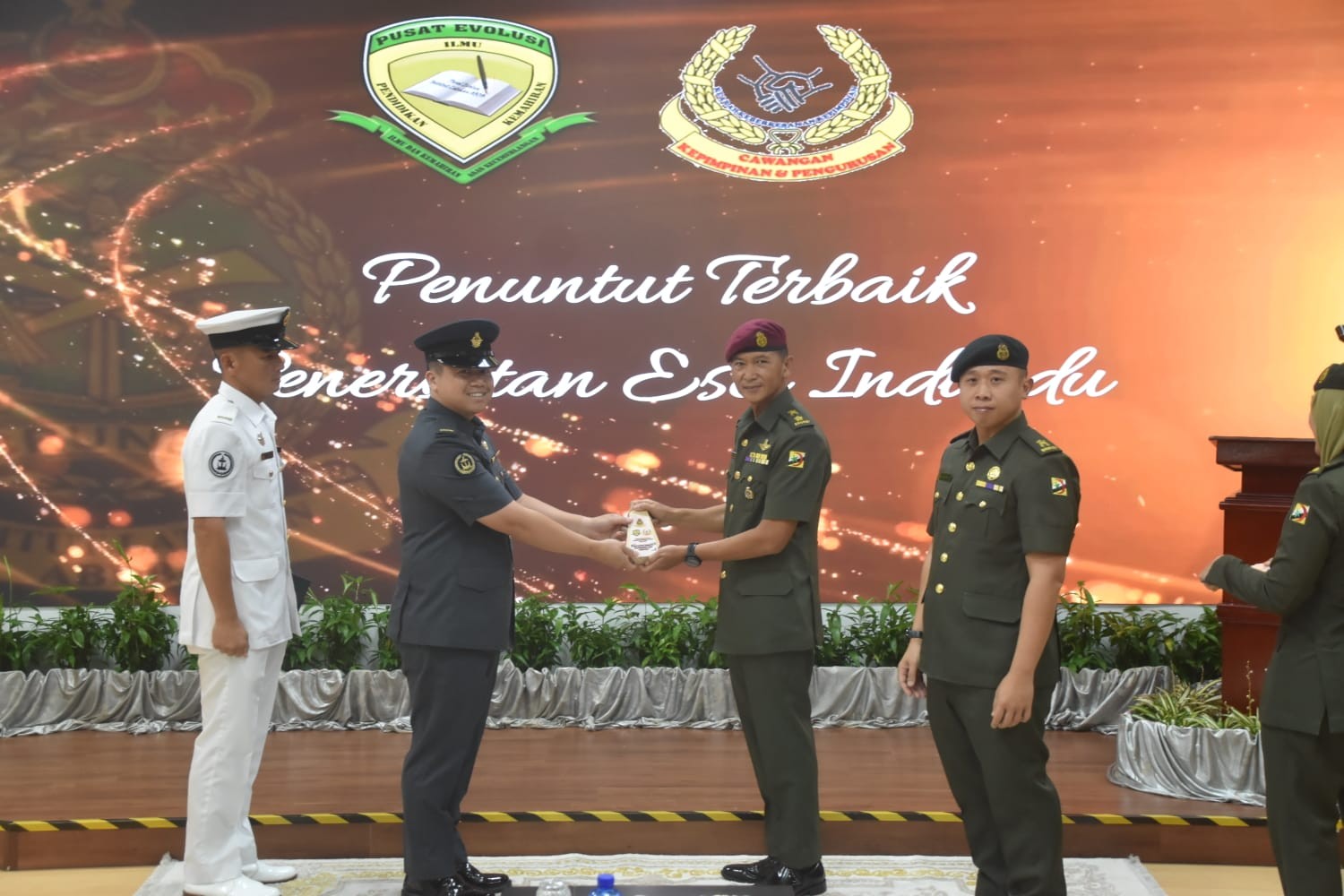 THE CERTIFICATE PRESENTATION AND CLOSING CEREMONY OF THE WARRANT OFFICERS LEADERSHIP AND MANAGEMENT COURSE SERIAL 2 2025 05.jpg