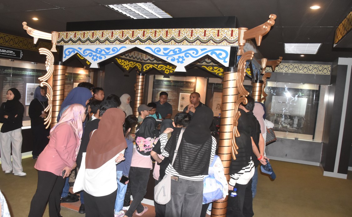 TRAINING INSTITUTE ROYAL BRUNEI ARMED FORCES HELD SCHOOL HOLIDAY ACTIVITIES FOR CHILDREN OF TI RBAF PERSONNEL AND FAMILIES 05.jpg