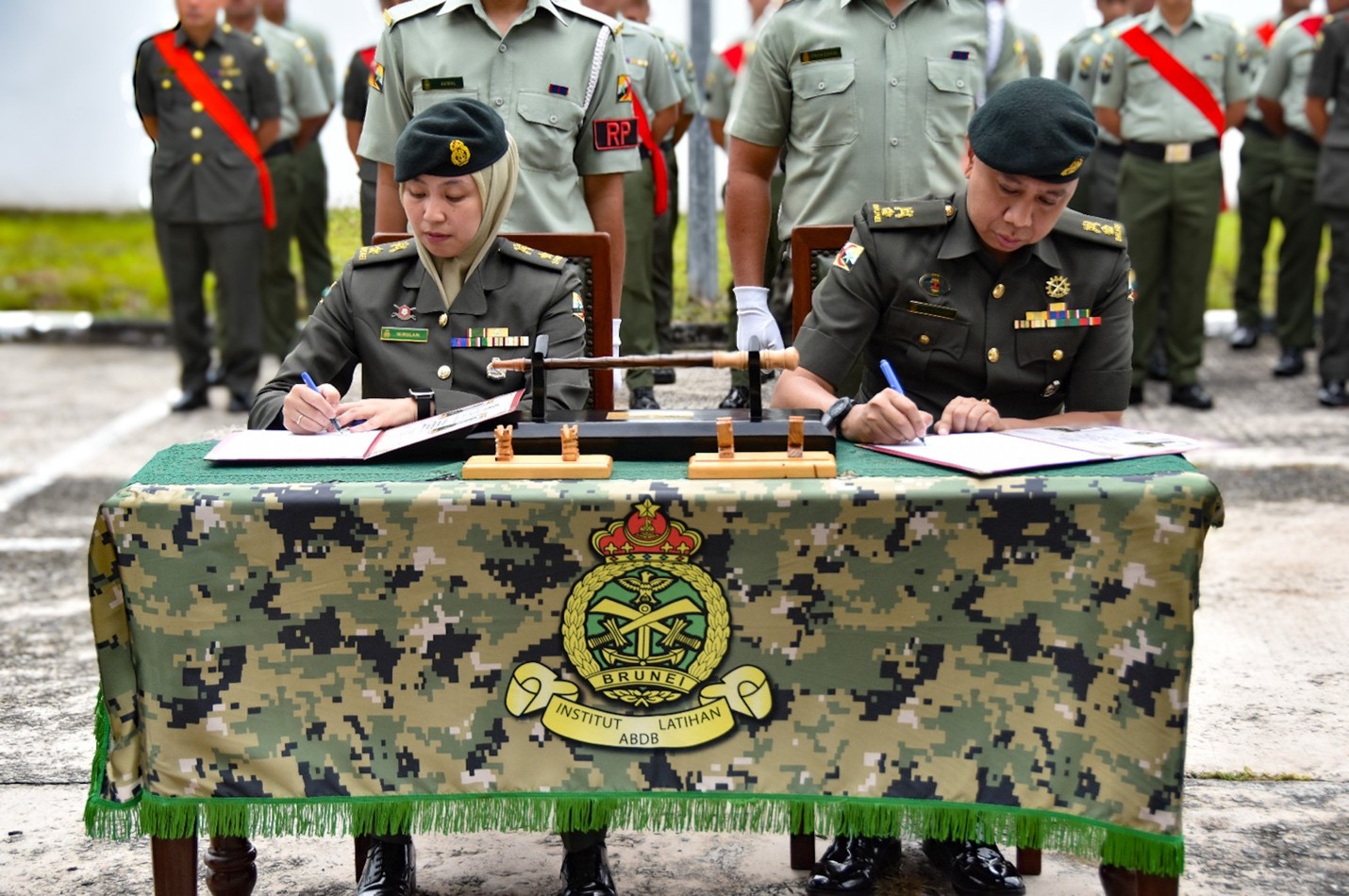 Majlis Serah Terima Tugas Pegawai Pemerintah Sekolah Pertukangan Tentera 2025 01.jpg