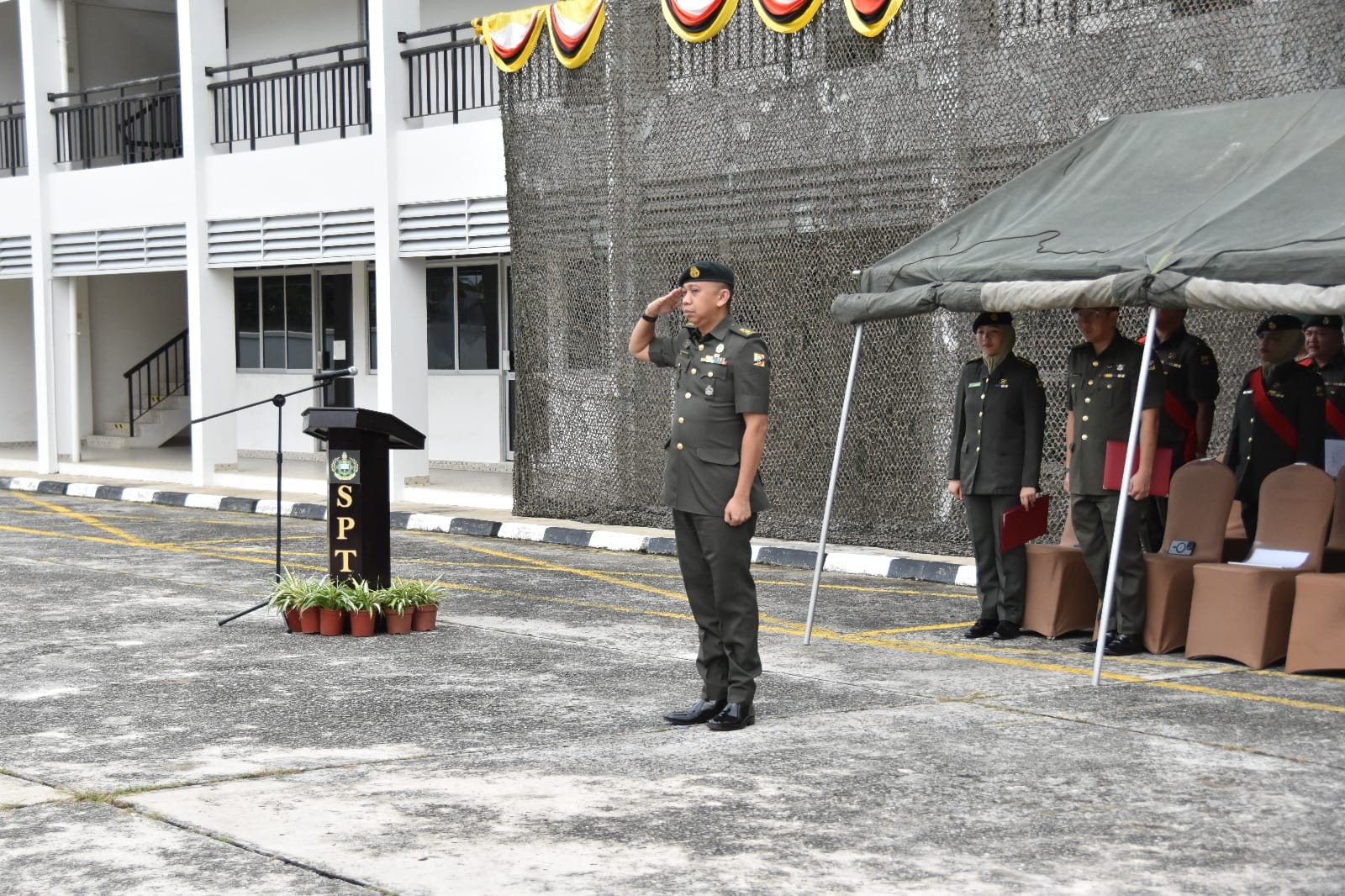 Majlis Serah Terima Tugas Pegawai Pemerintah Sekolah Pertukangan Tentera 2025 07.jpg