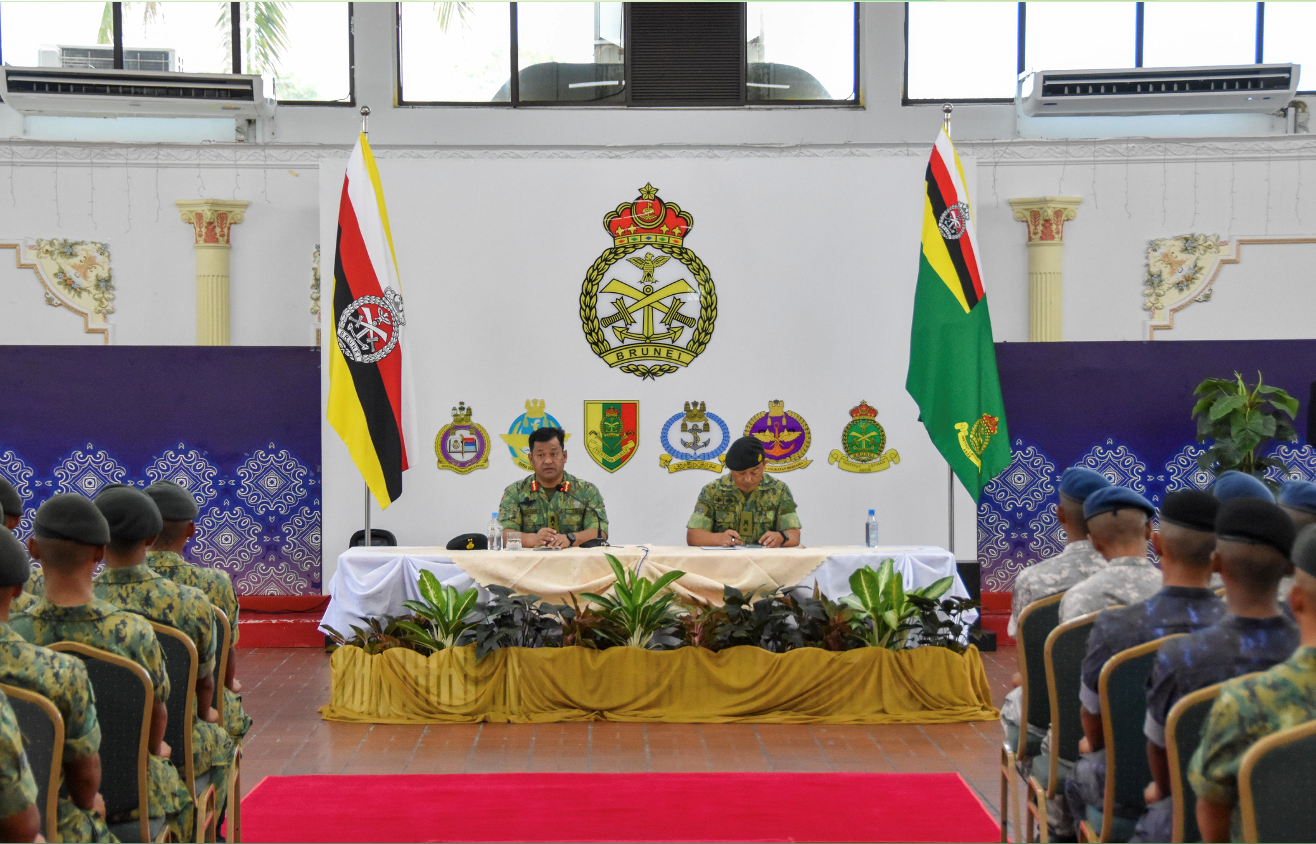 PERJUMPAAN YM PEMERINTAH ABDB BERSAMA REKRUT 177 01.png